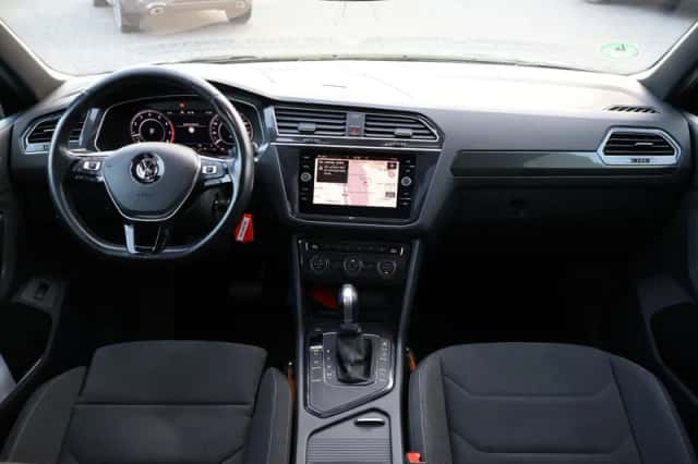 Volkswagen Tiguan (2018) thumbnail 4