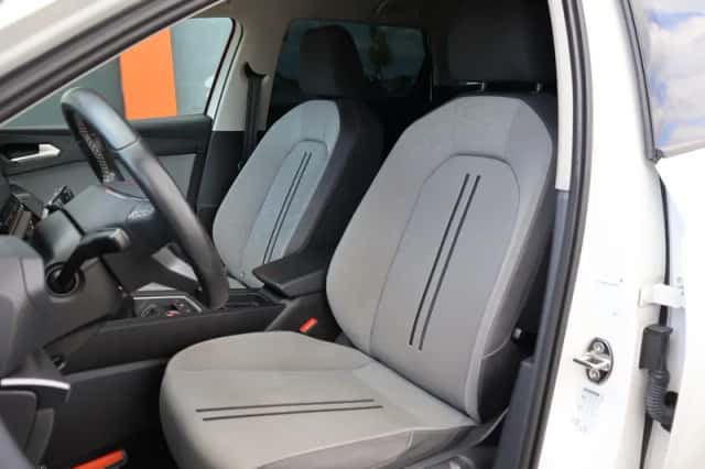SEAT Leon (2022) thumbnail 3