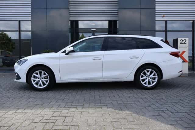 SEAT Leon (2022) thumbnail 5