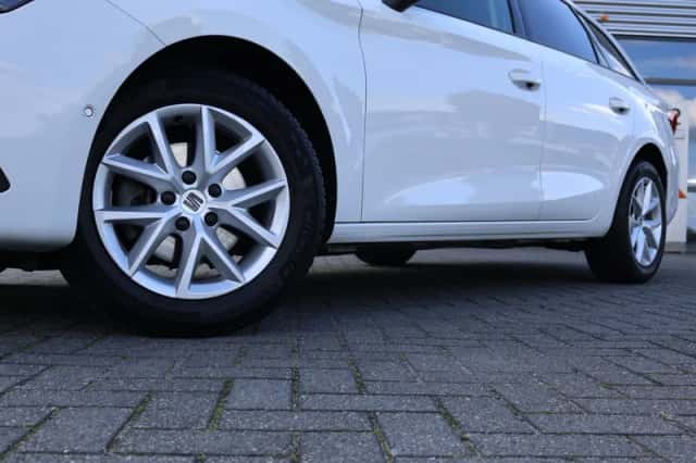 SEAT Leon (2022) thumbnail 6
