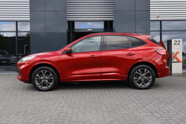 Ford Kuga (2023) thumbnail 5