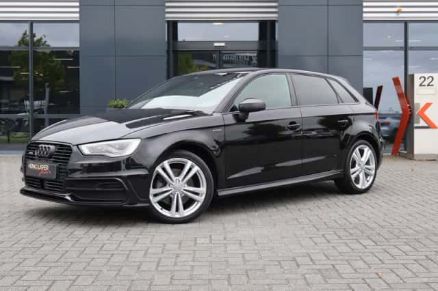 Audi A3 (2015) thumbnail 1