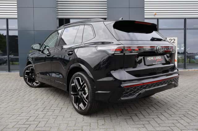 Volkswagen Tiguan (2024) thumbnail 2