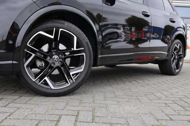 Volkswagen Tiguan (2024) thumbnail 6