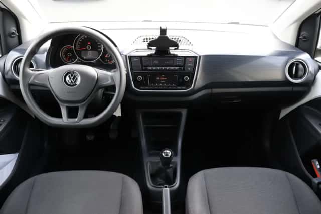 Volkswagen Up! (2021) thumbnail 4