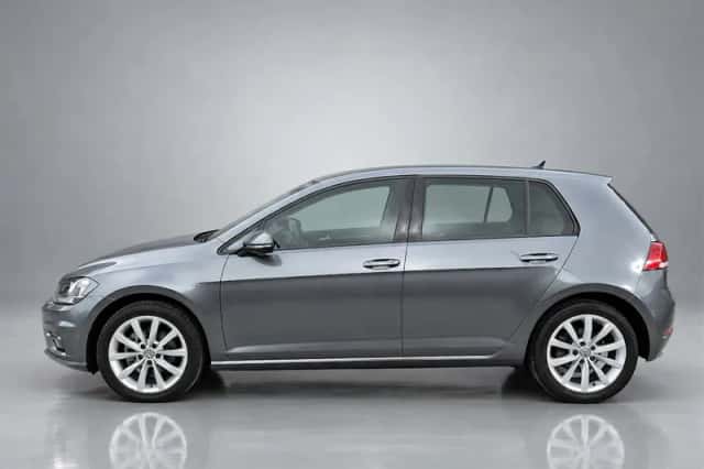 Volkswagen Golf (2017) thumbnail 2