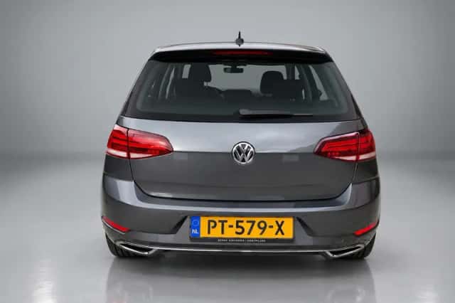 Volkswagen Golf (2017) thumbnail 4