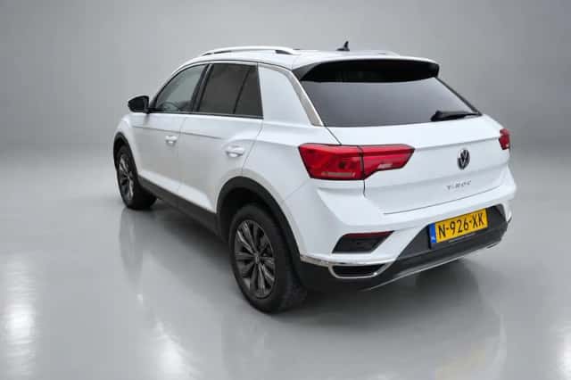 Volkswagen T-Roc (2022) thumbnail 3