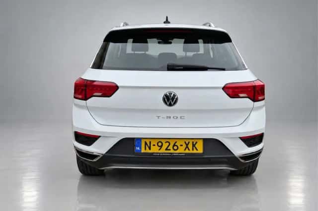 Volkswagen T-Roc (2022) thumbnail 4