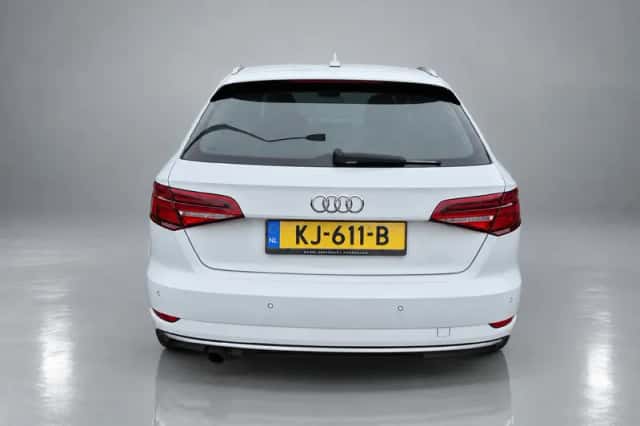 Audi A3 (2016) thumbnail 4