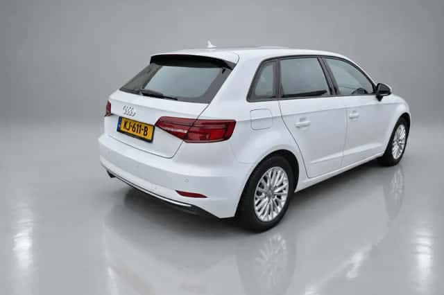 Audi A3 (2016) thumbnail 5