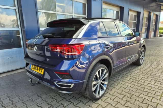 Volkswagen T-Roc (2020) thumbnail 2