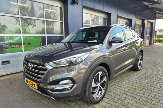 Hyundai Tucson (2015) thumbnail 1
