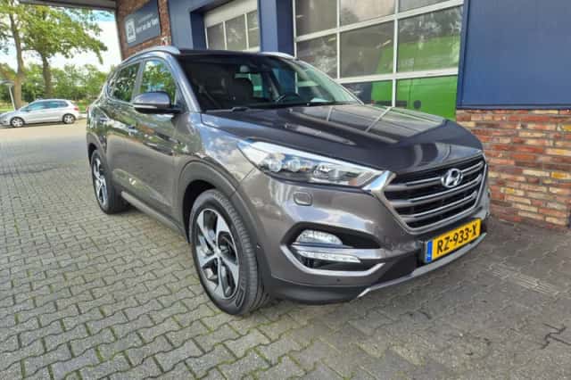 Hyundai Tucson (2015) thumbnail 5