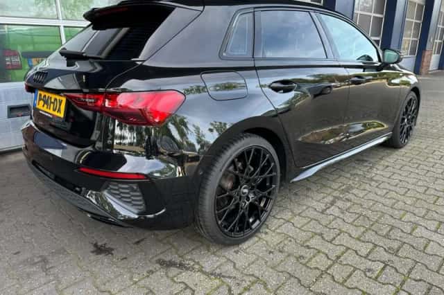 Audi A3 (2022) thumbnail 2