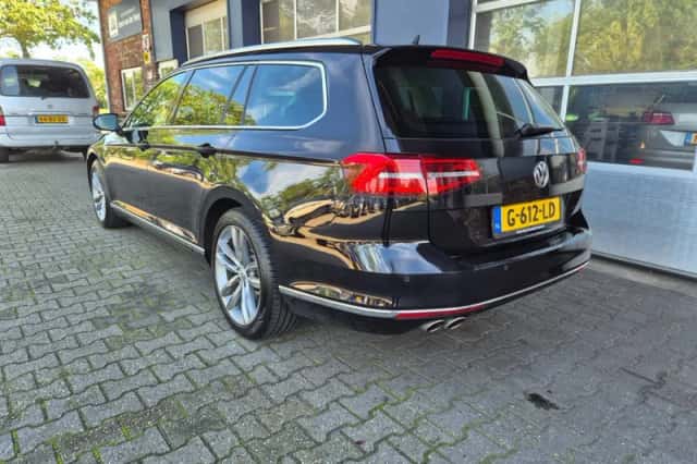 Volkswagen Passat (2015) thumbnail 5