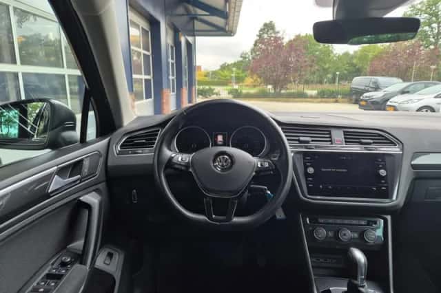 Volkswagen Tiguan (2018) thumbnail 3
