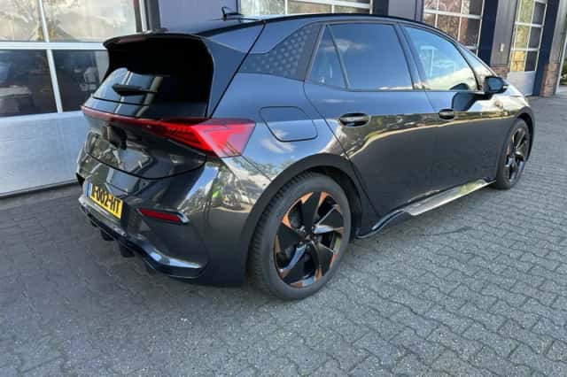 CUPRA Born (2022) thumbnail 2