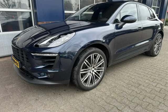 Porsche Macan (2018) thumbnail 1