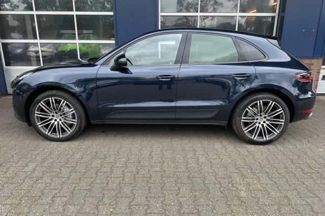 Porsche Macan (2018) thumbnail 6