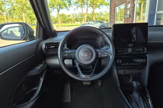 Toyota Yaris Cross (2025) thumbnail 3