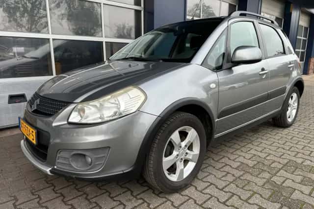 Suzuki SX4 (2011) thumbnail 1