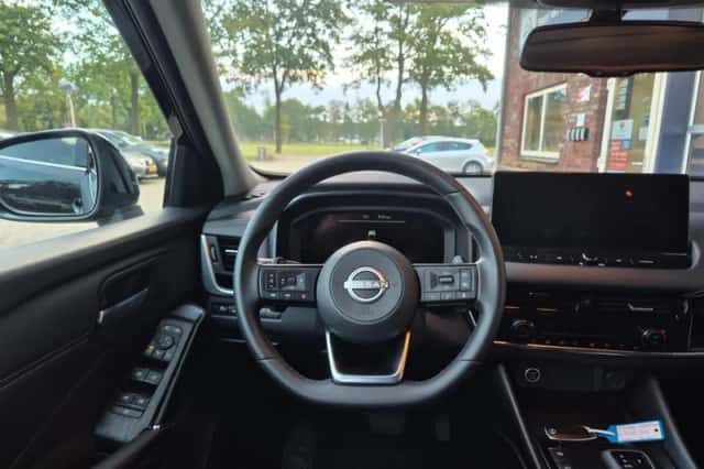 Nissan Qashqai (2024) thumbnail 3