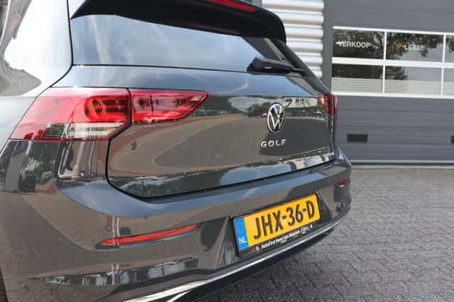 Volkswagen Golf (2023) thumbnail 4