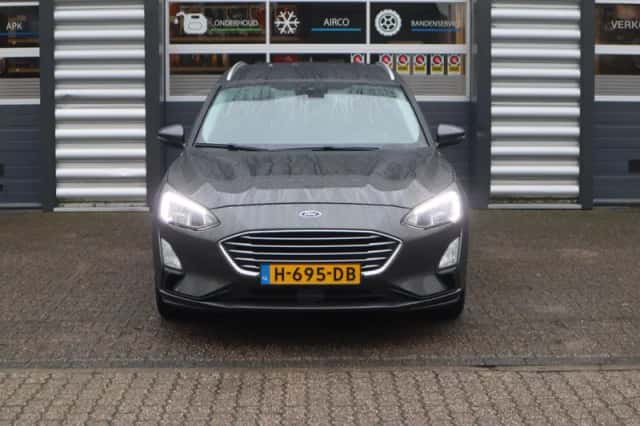 Ford Focus (2020) thumbnail 2