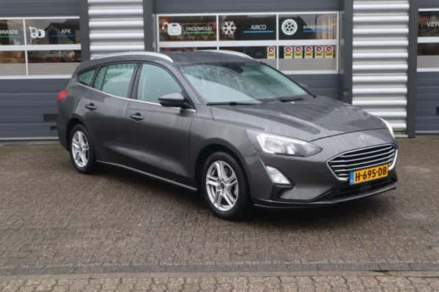 Ford Focus (2020) thumbnail 3