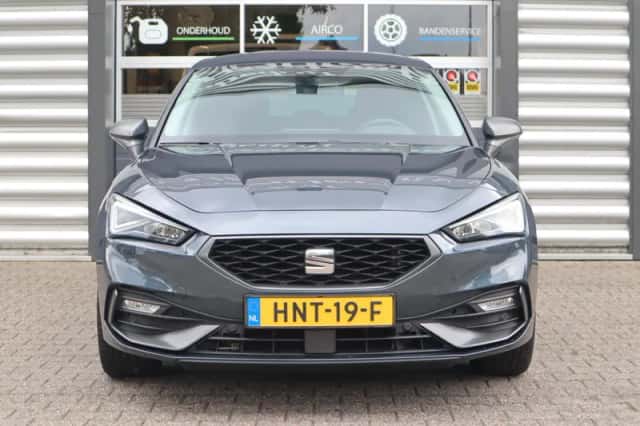 SEAT Leon Sportstourer (2021) thumbnail 2