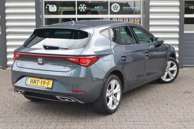 SEAT Leon Sportstourer (2021) thumbnail 5