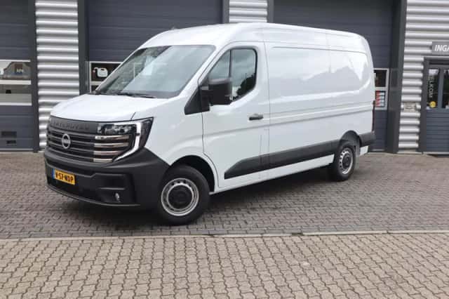 Nissan Interstar (2024) thumbnail 1