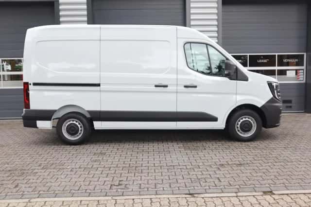 Nissan Interstar (2024) thumbnail 4