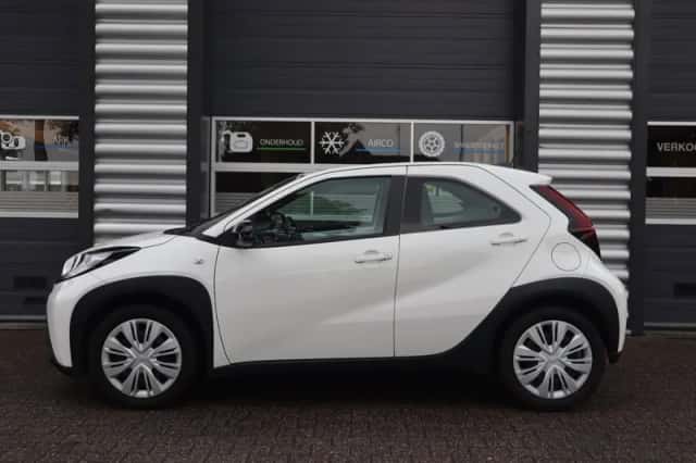Toyota Aygo X (2024) thumbnail 2