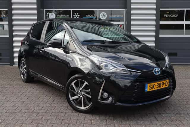 Toyota Yaris (2018) thumbnail 3