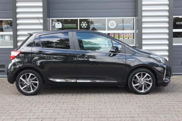 Toyota Yaris (2018) thumbnail 4