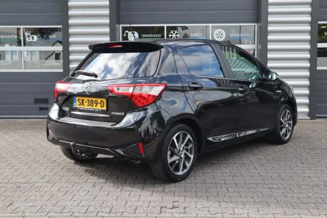 Toyota Yaris (2018) thumbnail 5