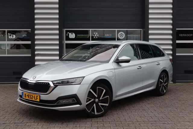 Škoda Octavia (2020) thumbnail 1