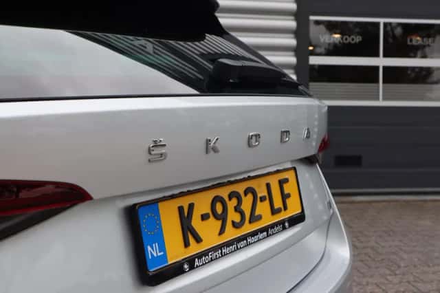 Škoda Octavia (2020) thumbnail 4
