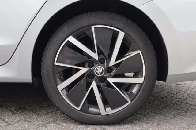 Škoda Octavia (2020) thumbnail 6