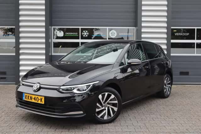 Volkswagen Golf (2022) thumbnail 1