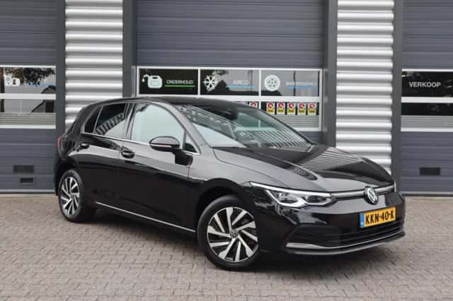 Volkswagen Golf (2022) thumbnail 5