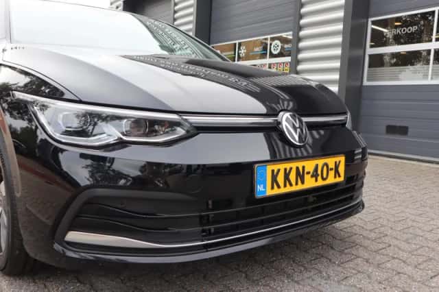 Volkswagen Golf (2022) thumbnail 6