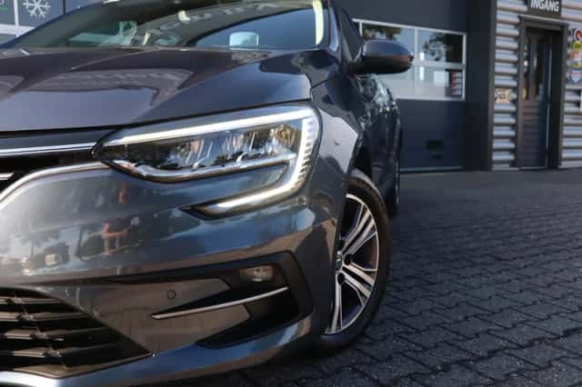Renault Mégane (2022) thumbnail 3