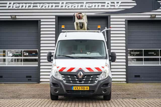 Renault Master (2015) thumbnail 2