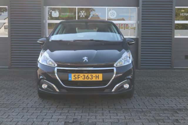 Peugeot 208 (2018) thumbnail 2