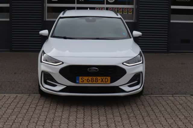 Ford Focus (2023) thumbnail 2