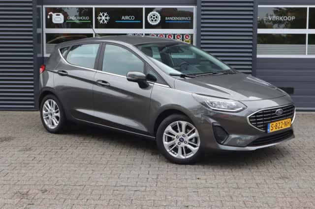 Ford Fiesta (2023) thumbnail 3