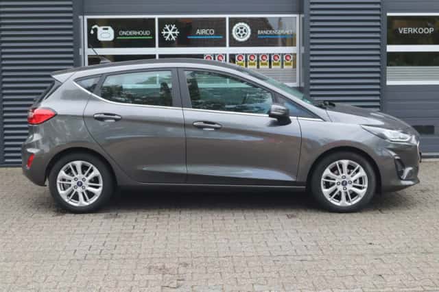 Ford Fiesta (2023) thumbnail 4